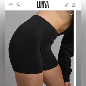 Lunya Black Seamless Modal Boyshort